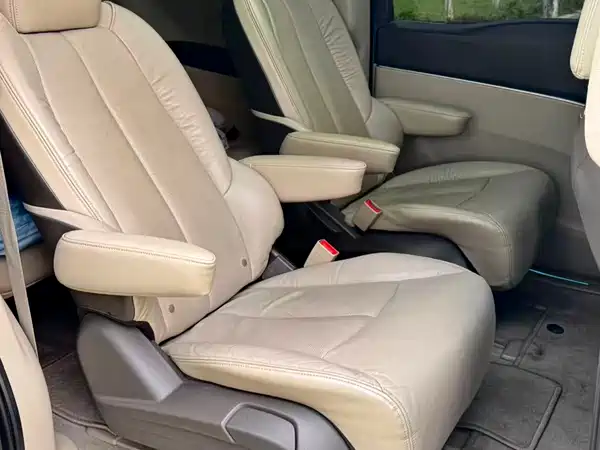 Buick GL8 2012