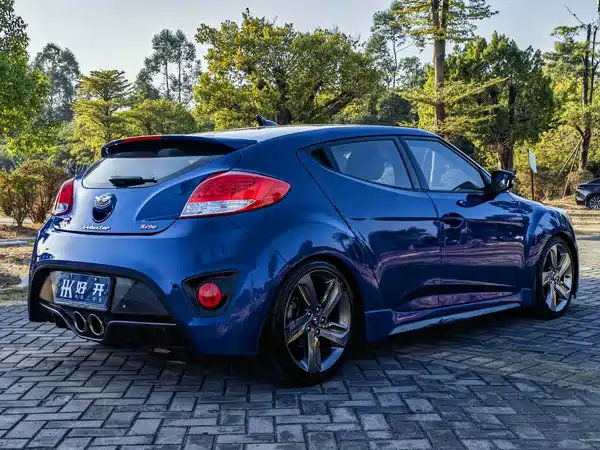 Hyundai Veloster 2012