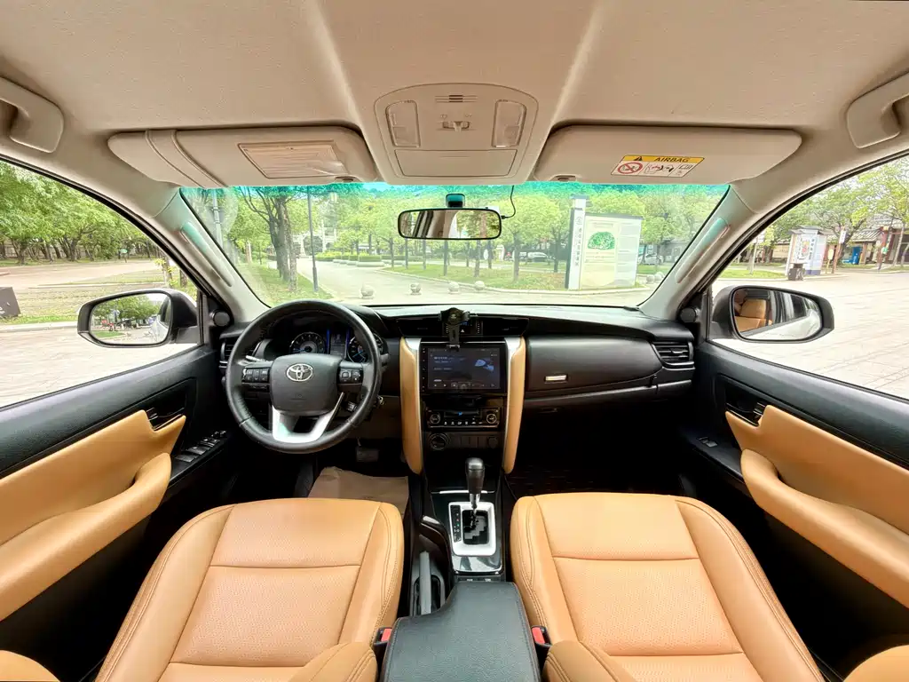 Toyota Fortuner 2018 — фото 8