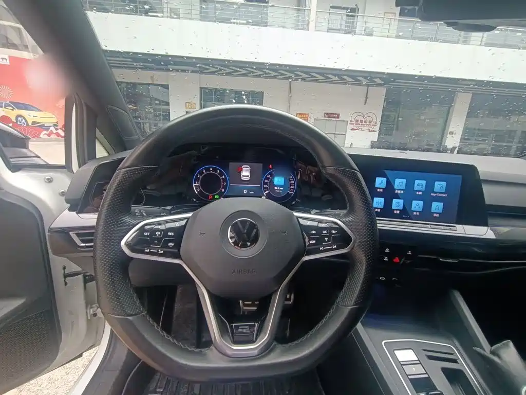 Volkswagen Golf 2021