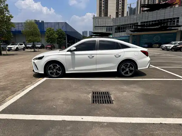 MG MG5 Scorpio 2023
