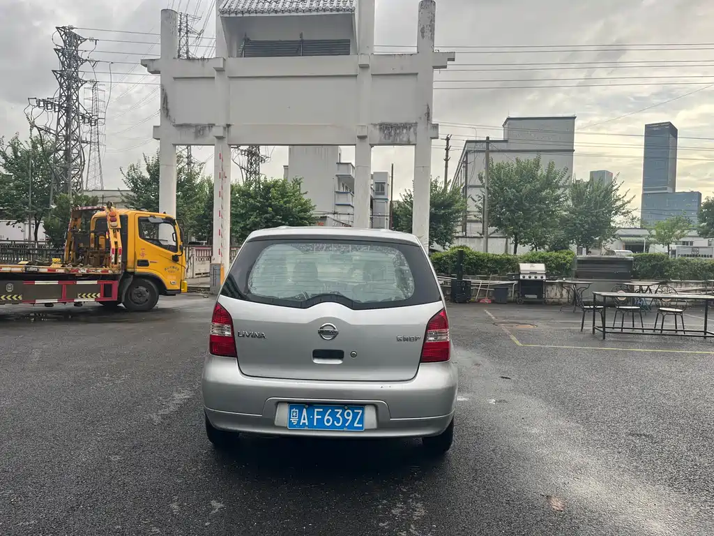 Nissan Livina 2010
