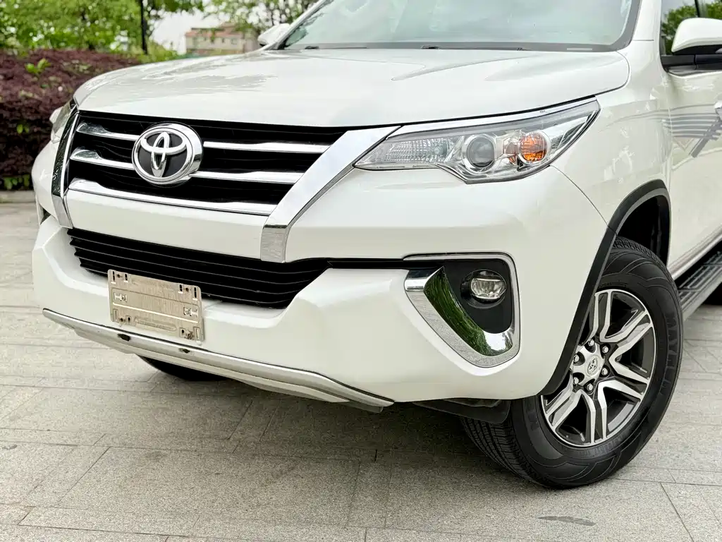 Toyota Fortuner 2018 — фото 24