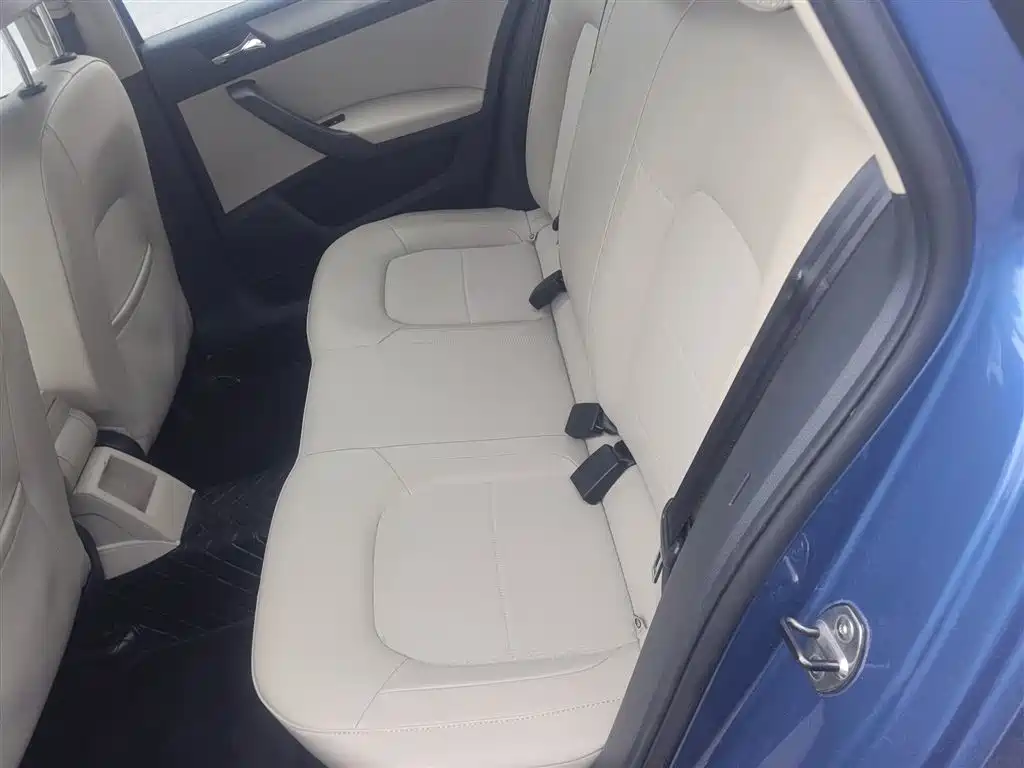 Skoda Rapid Spaceback 2015 — фото 17