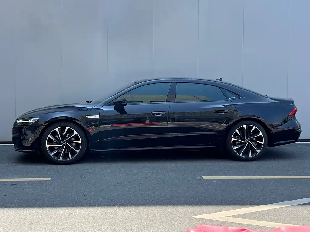 Audi A7L 2022 — фото 5