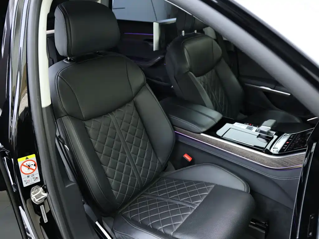 Audi A8 2022 — фото 15