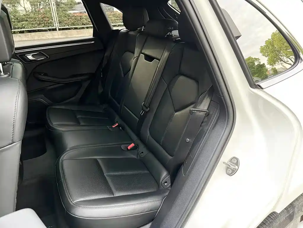 Porsche Macan 2023 — фото 12