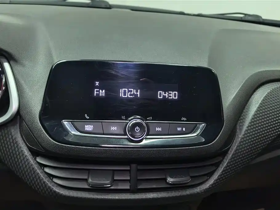 Chevrolet Cavalier 2020 — фото 13