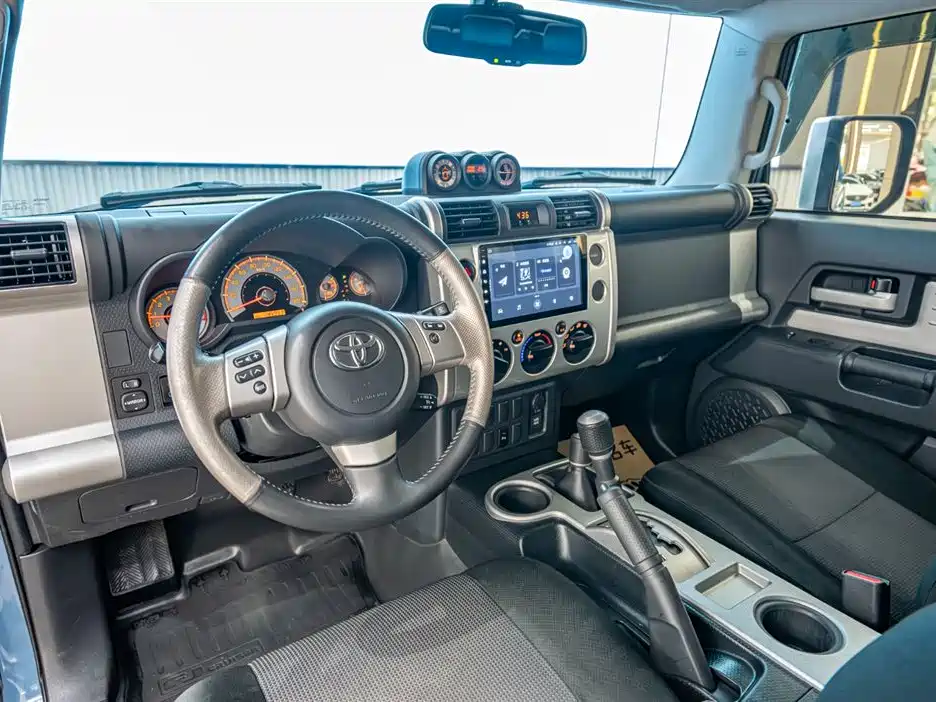 Toyota FJ Cruiser 2020 — фото 14