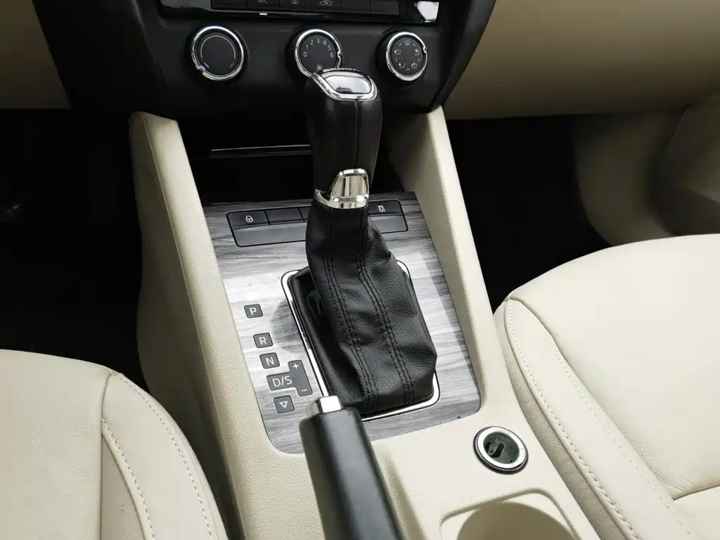 Skoda Octavia 2014 — фото 13