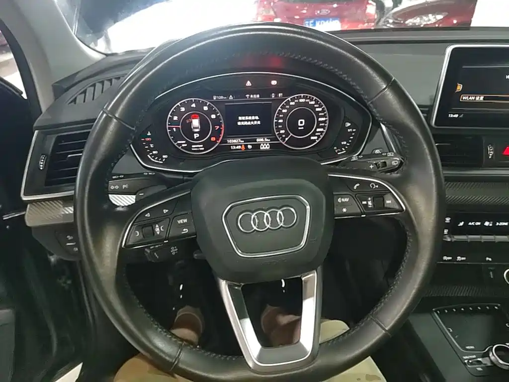 Audi Q5L 2019 — фото 11