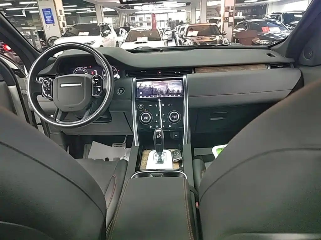 Land Rover Discovery Sport 2020 — фото 10