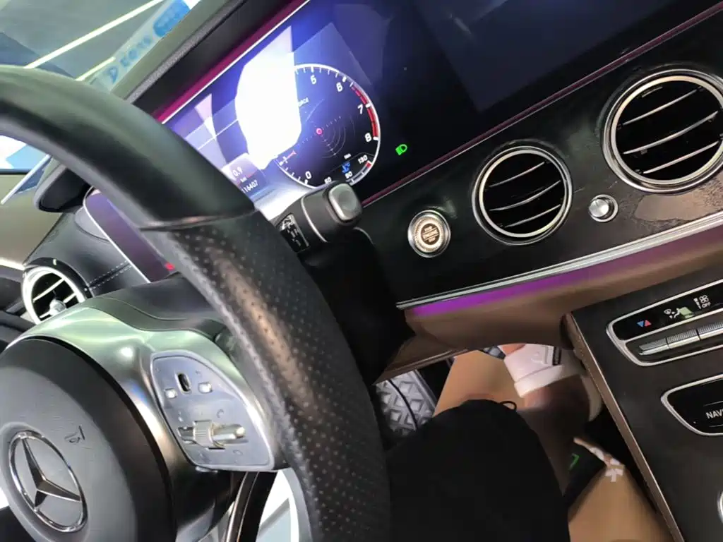 Mercedes-Benz E-Class 2019 — фото 14