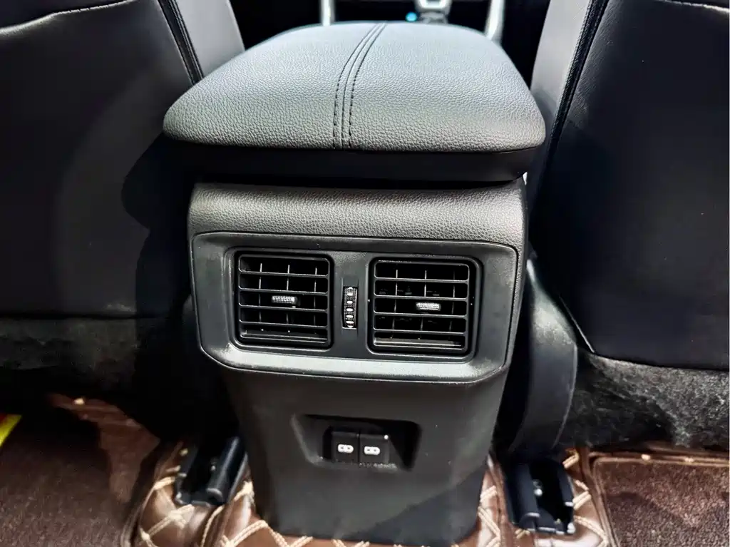 Toyota Wildlander 2023 — фото 18