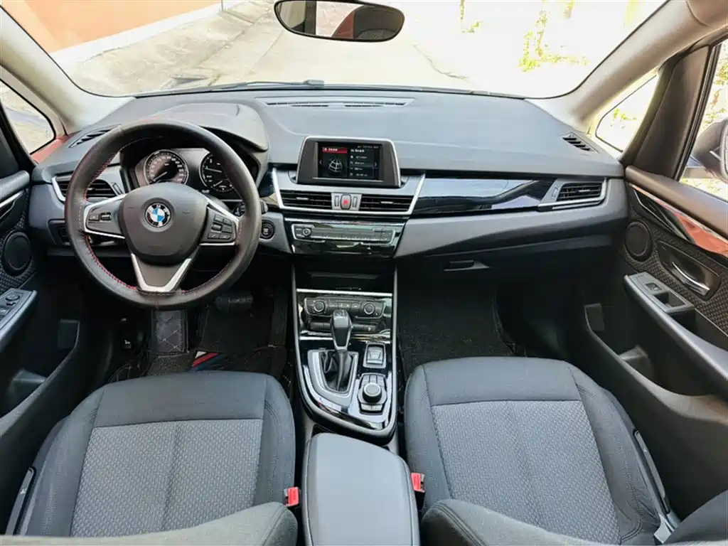 BMW 2 Series Active Tourer 2019 — фото 10