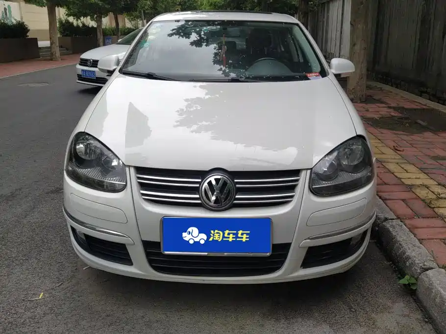 Volkswagen Sagitar 2012