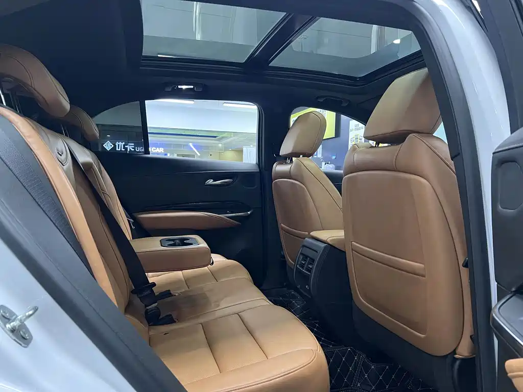 Cadillac XT4 2022 — фото 13