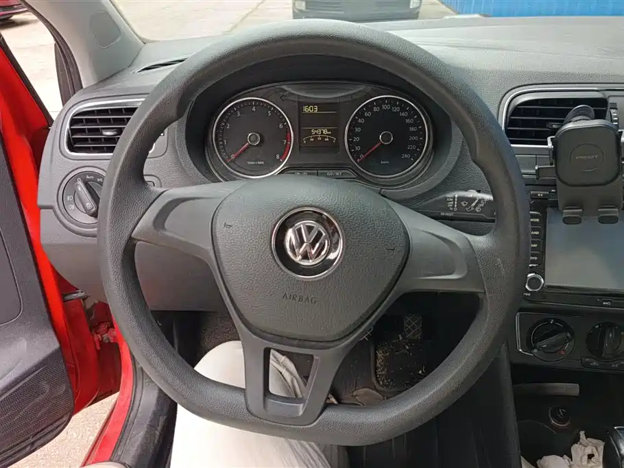 Volkswagen Polo 2015 — фото 15