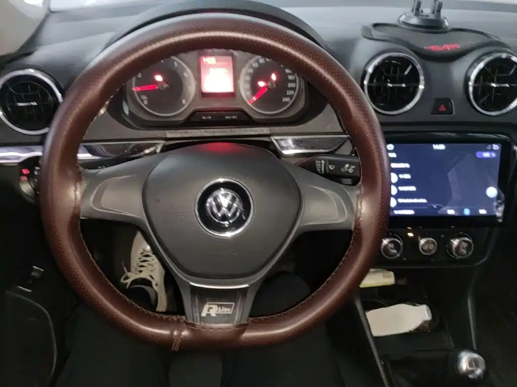 Volkswagen Jetta 2018 — фото 11