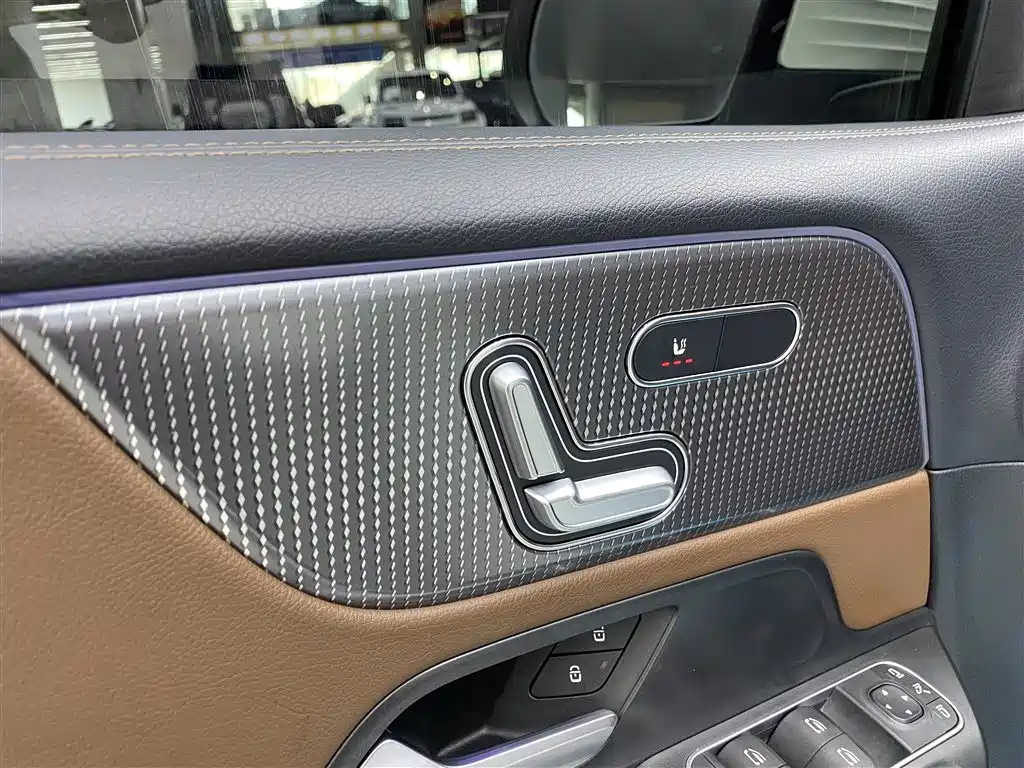 Mercedes-Benz GLB 2021 — фото 23
