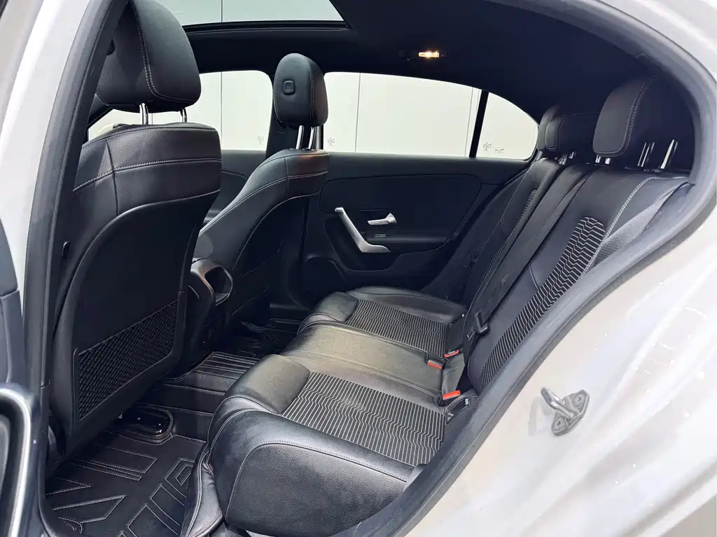 Mercedes-Benz A-Class 2021 — фото 10