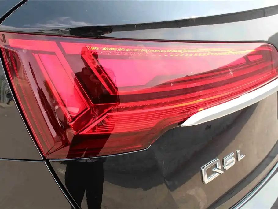Audi Q5L 2021 — фото 15