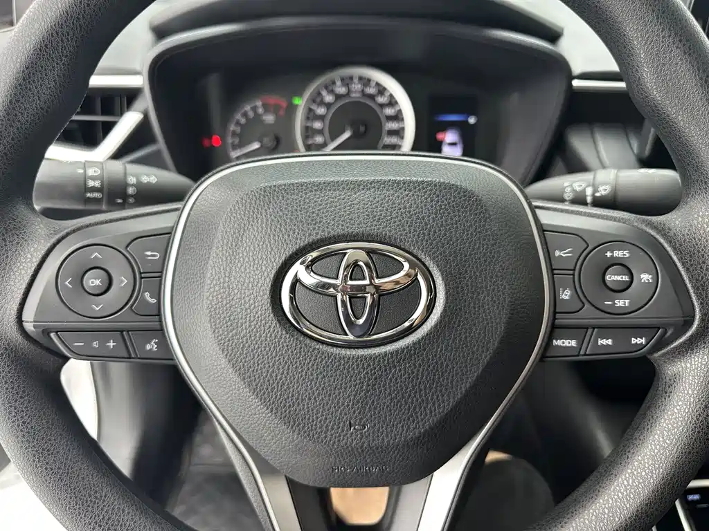 Toyota Corolla 2023 — фото 13