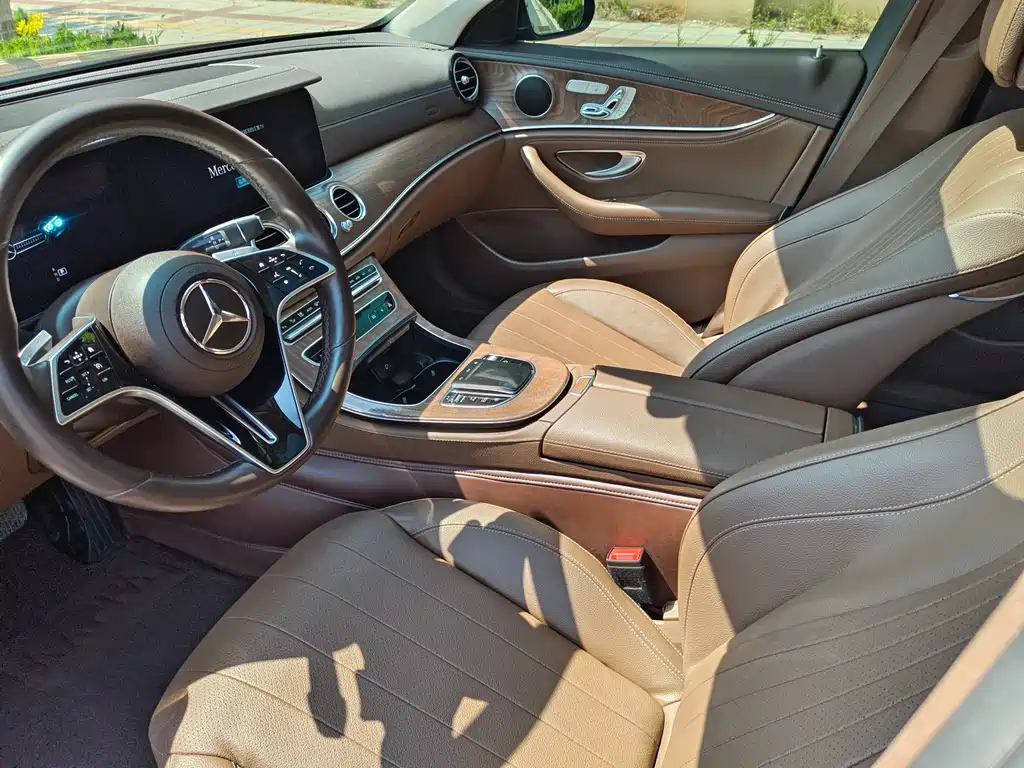 Mercedes-Benz E-Class 2023 — фото 29