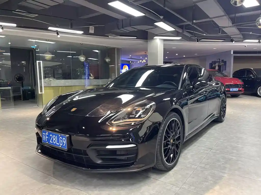 Porsche Panamera 2023