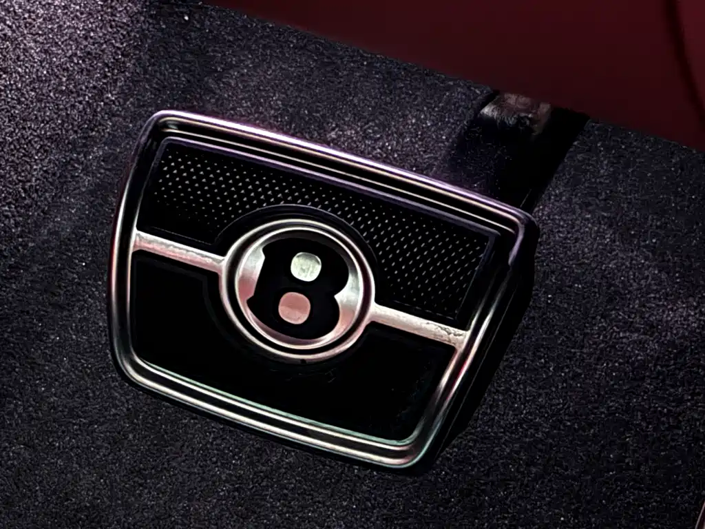 Bentley Bentayga 2021 — фото 18