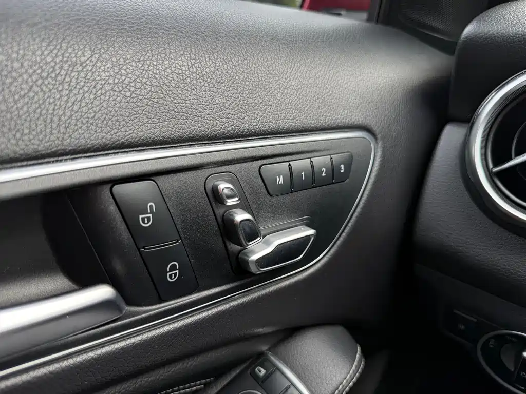 Mercedes-Benz GLA 2018 — фото 14
