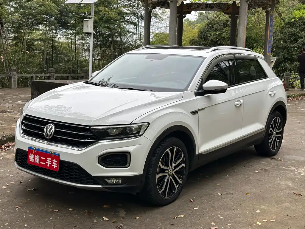 Volkswagen T-Roc 2020 — фото 1