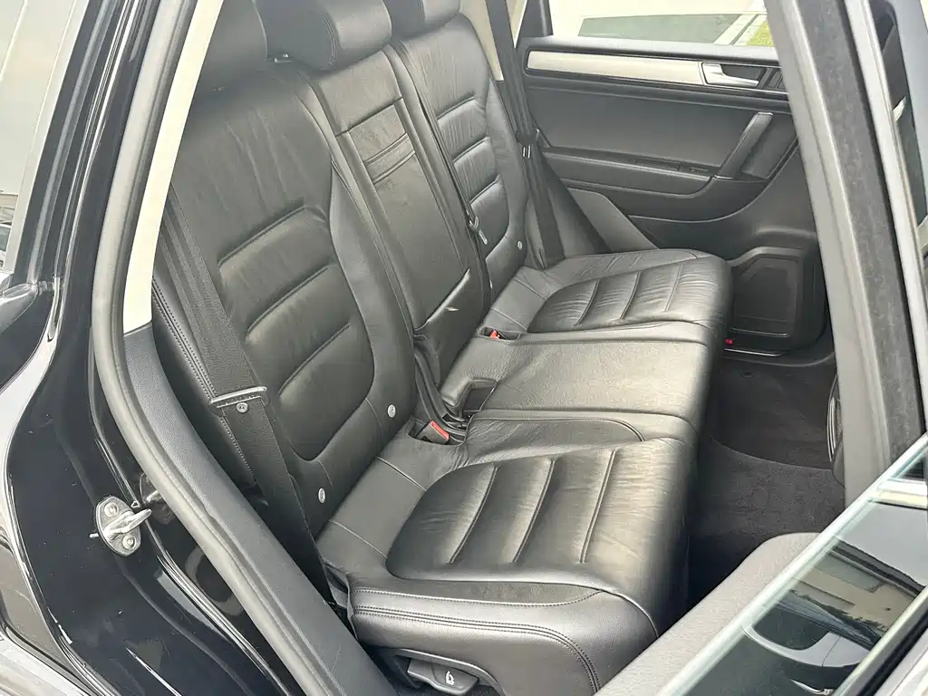 Volkswagen Touareg 2017 — фото 15