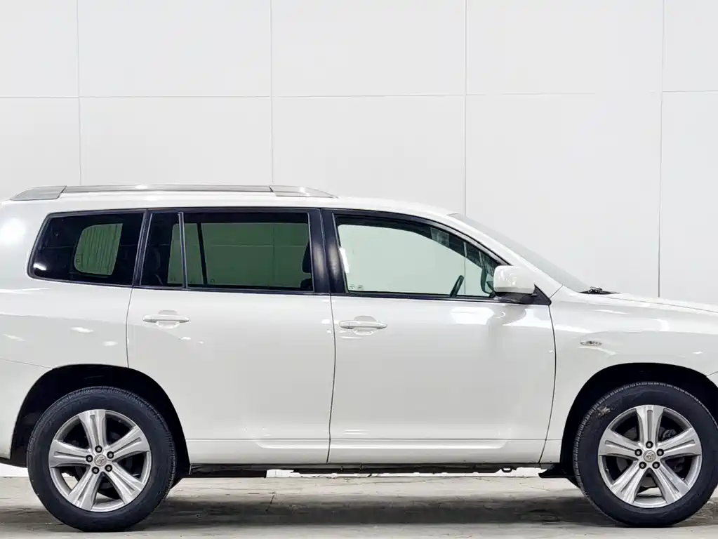 Toyota Highlander 2011 — фото 8