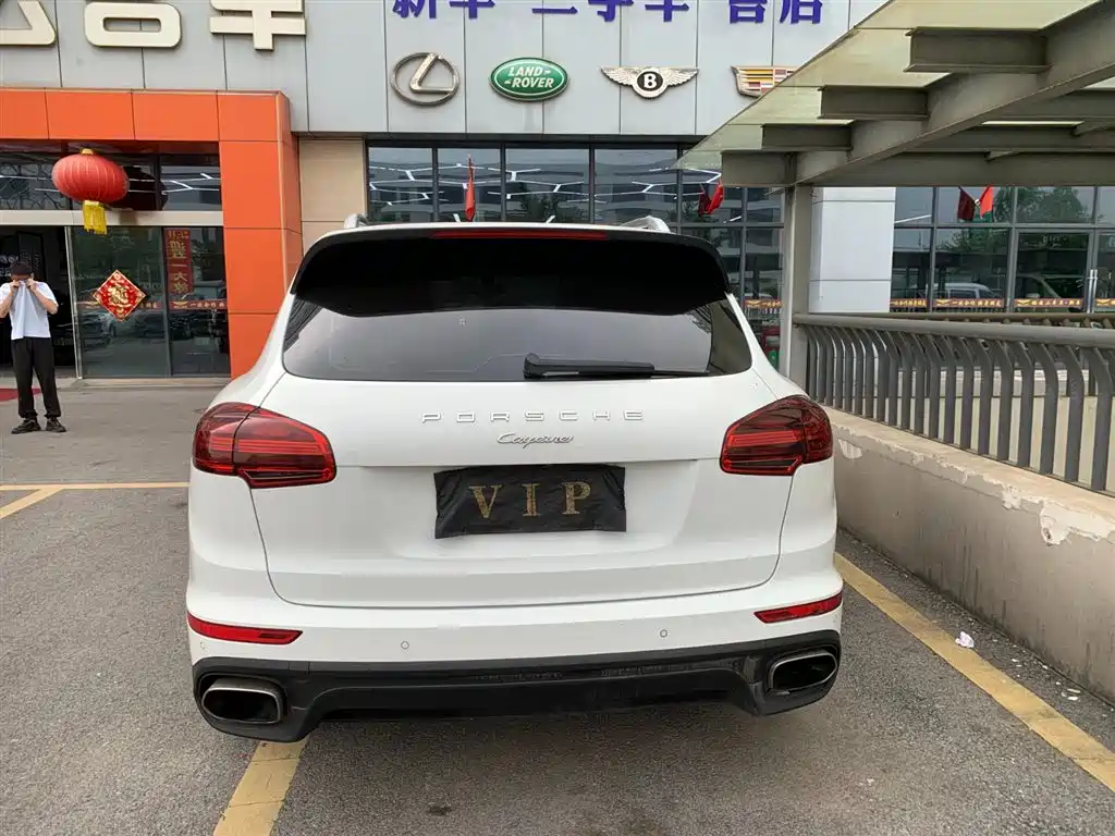 Porsche Cayenne 2015 — фото 10