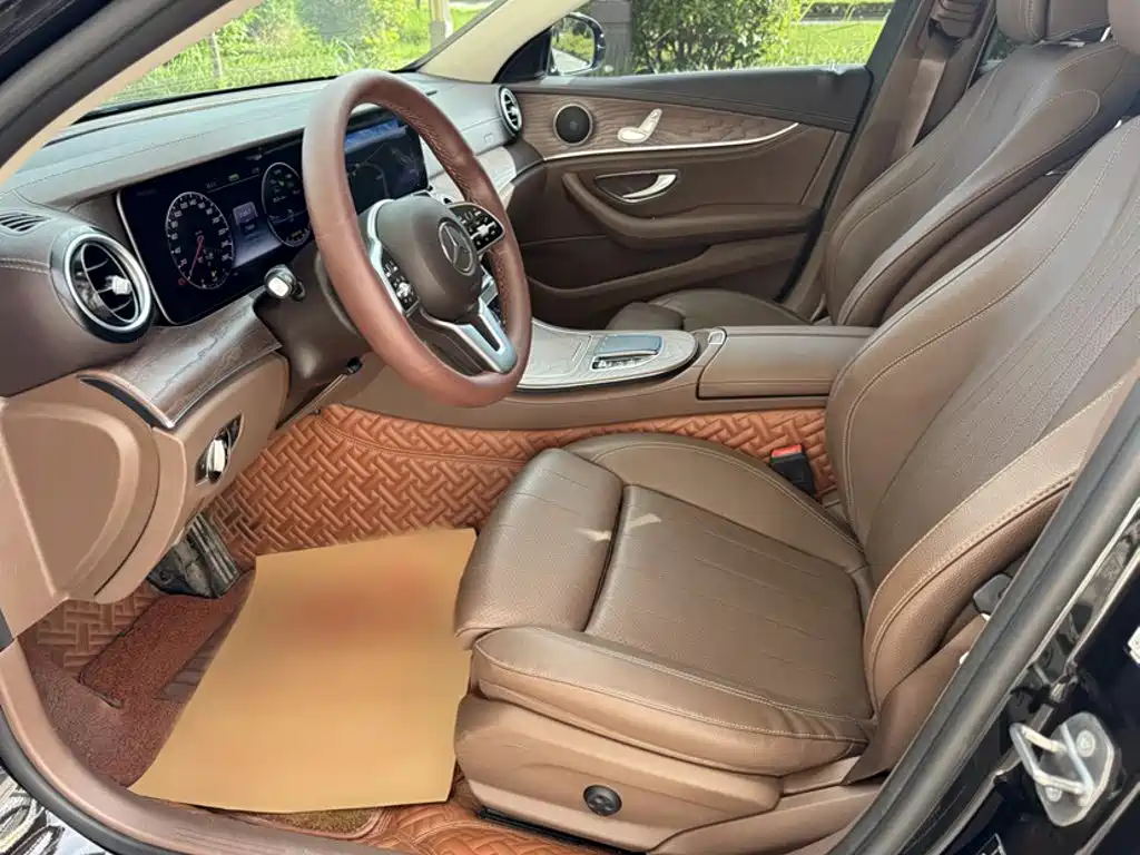 Mercedes-Benz E-Class 2020 — фото 10