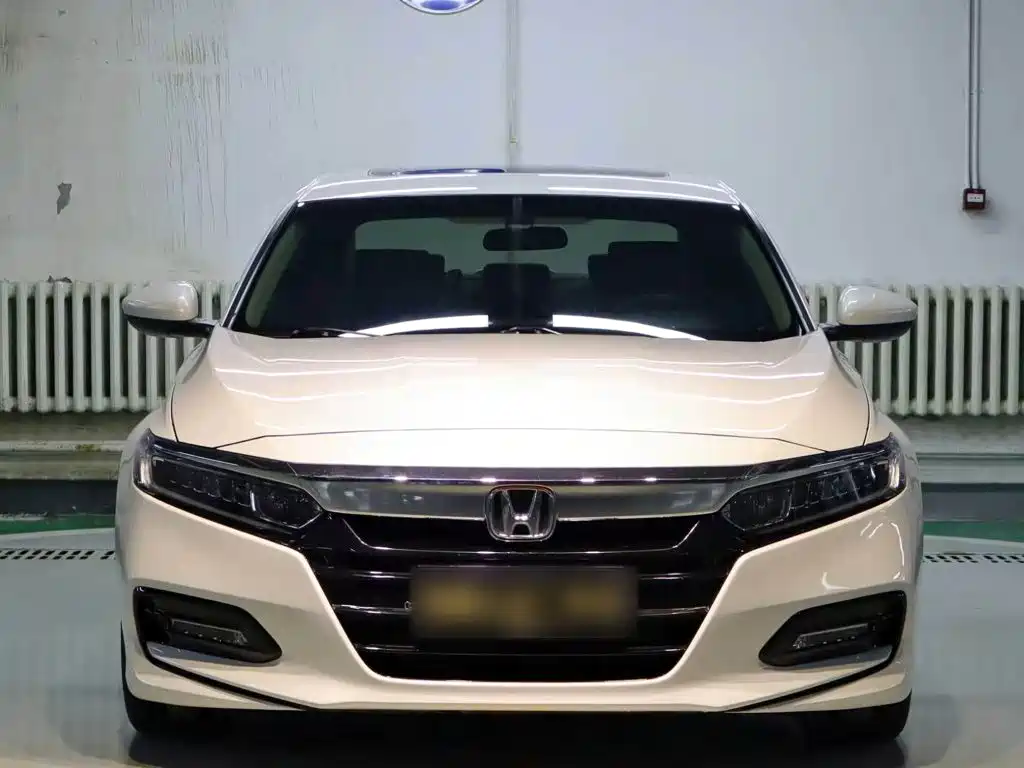 Honda Accord 2018 — фото 10