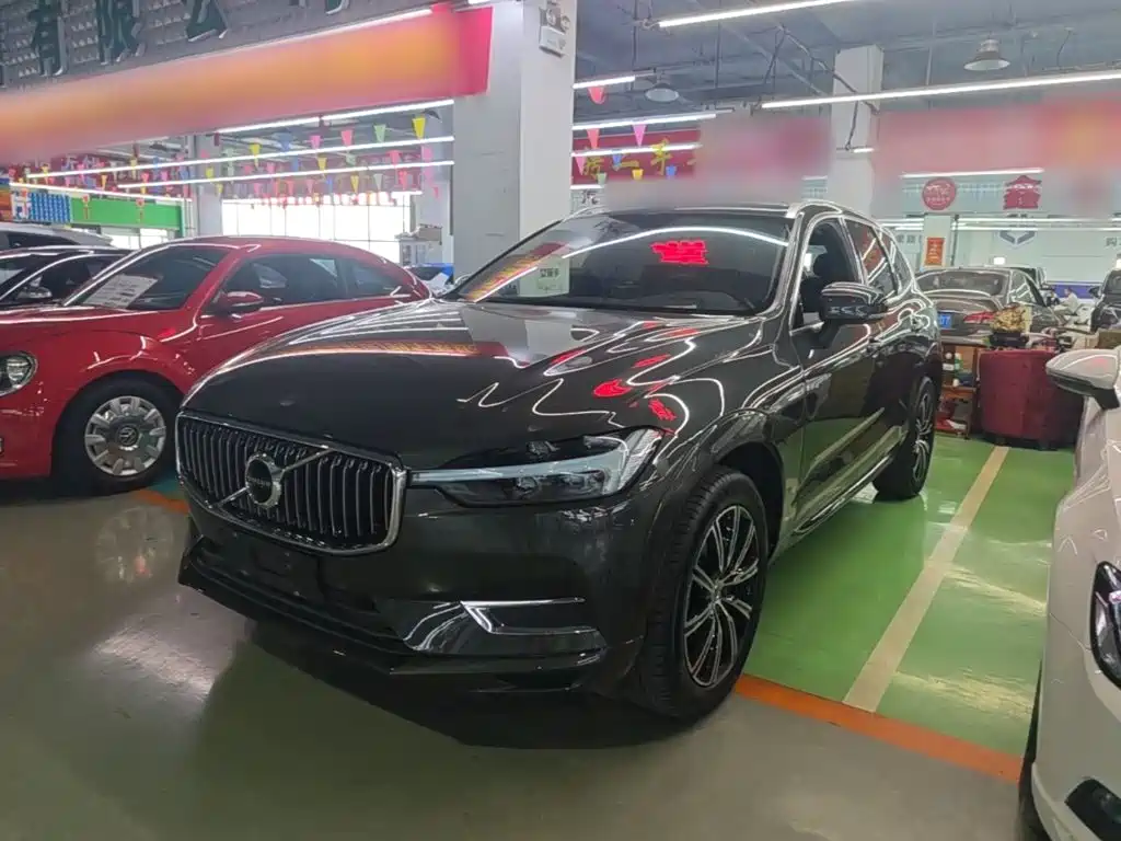 Volvo XC60 2021 — фото 1