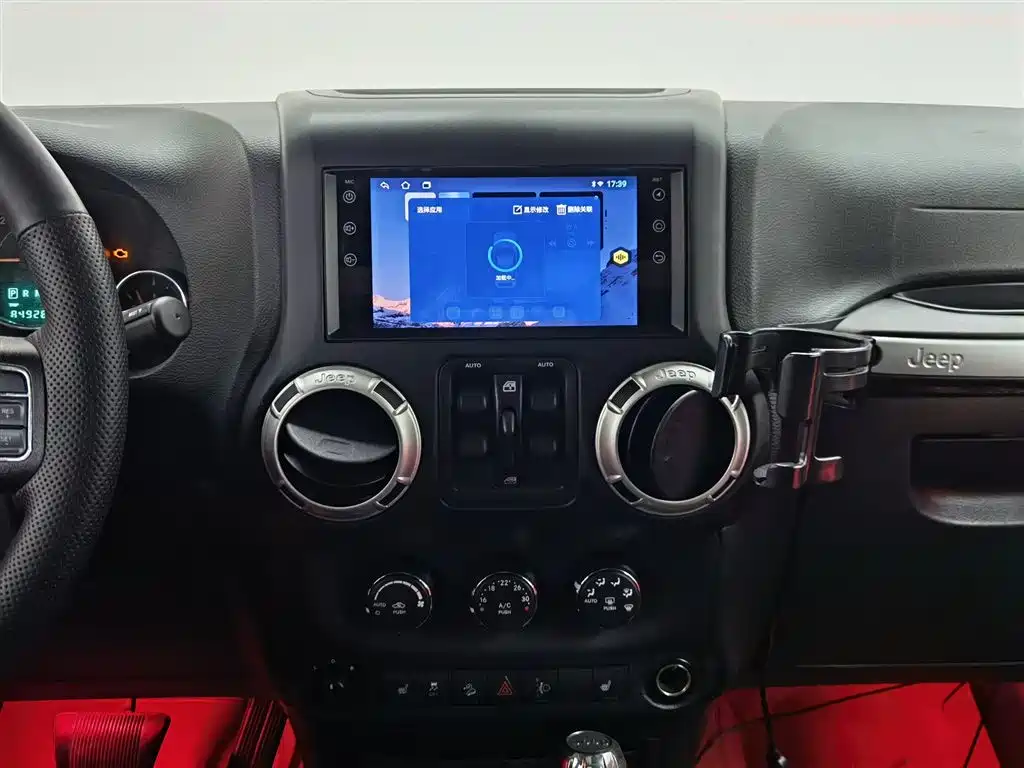 Jeep Wrangler 2017 — фото 12