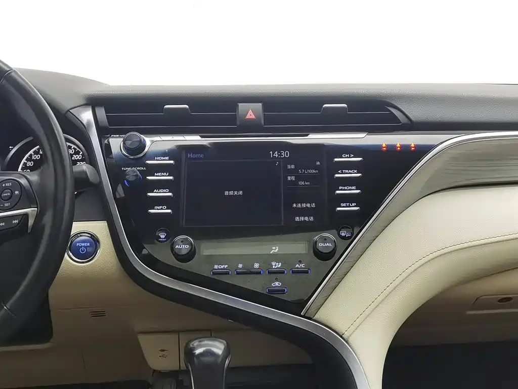 Toyota Camry 2018 — фото 12