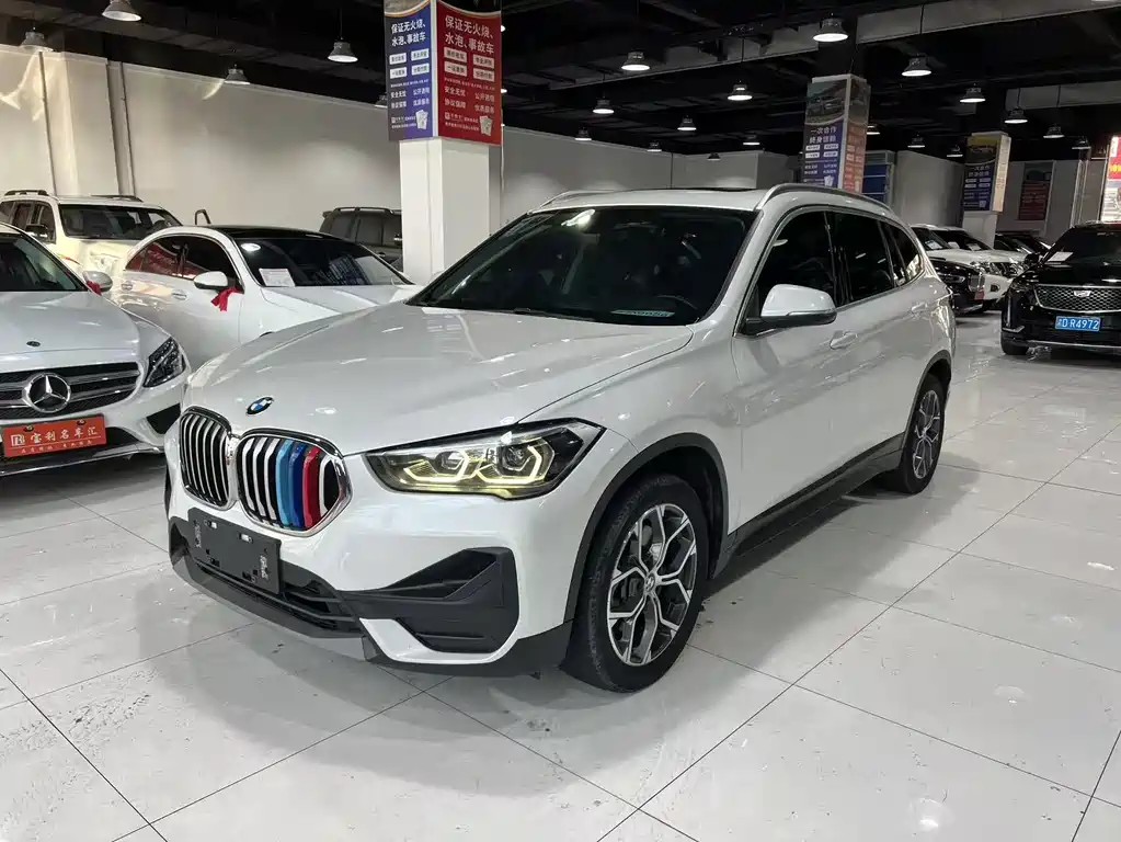 BMW X1 2022 — фото 1