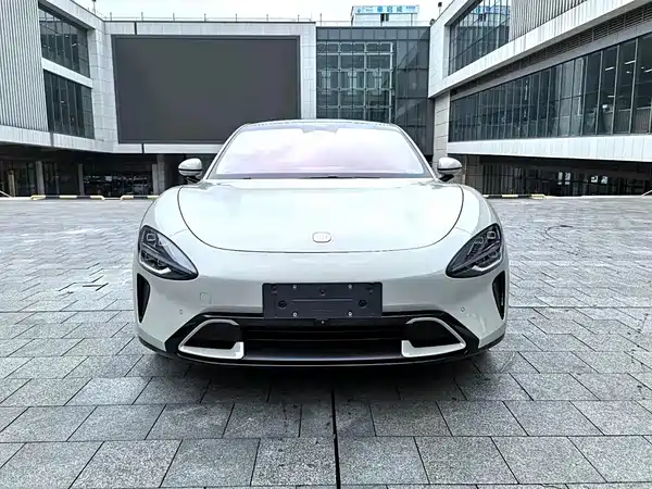 Xiaomi SU7 2024