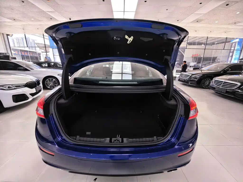 Maserati Ghibli 2016 — фото 17