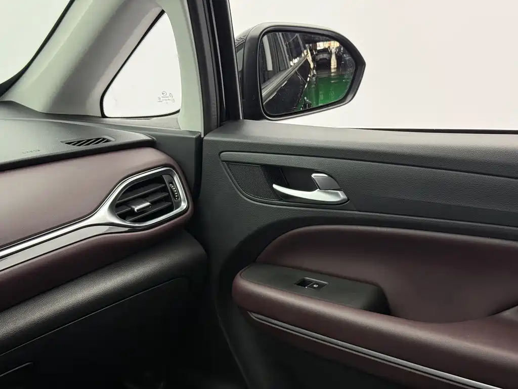 GAC Motor Trumpchi M6 2023 — фото 13