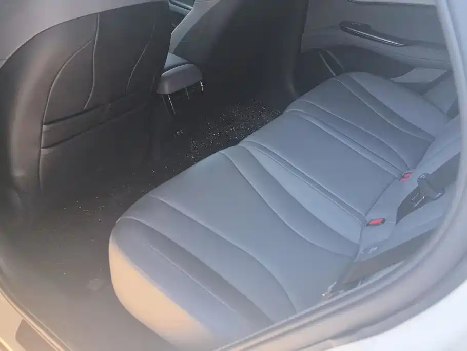 BYD Seal 07 DM-i 2024 — фото 11