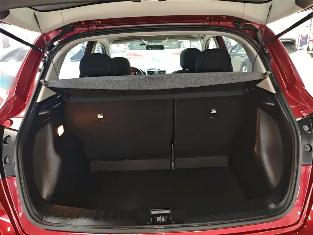 Nissan Tiida 2019 — фото 15