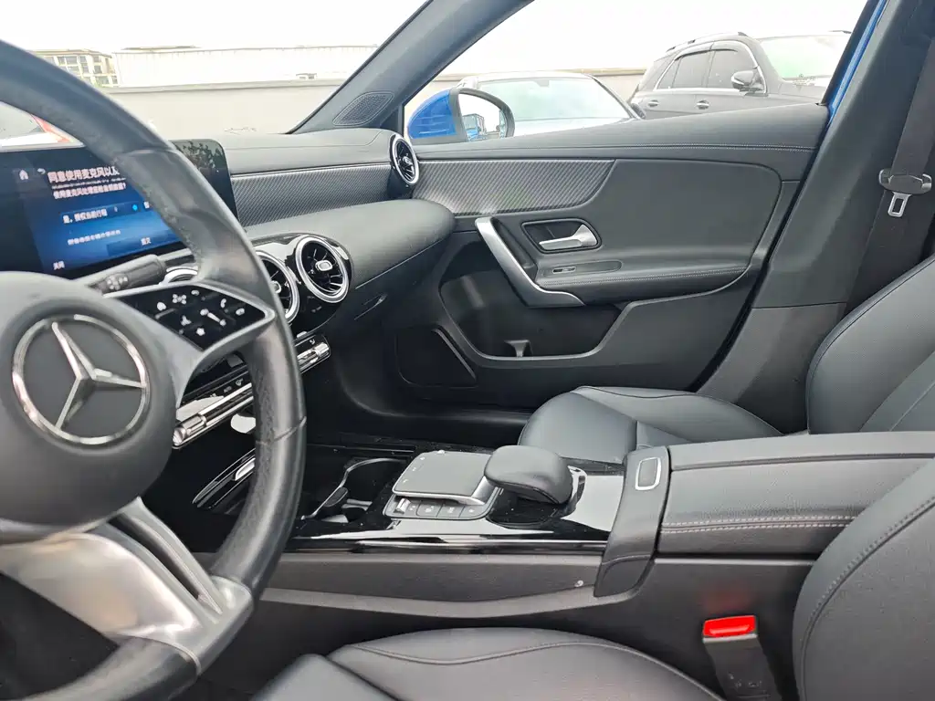 Mercedes-Benz A-Class 2023 — фото 11