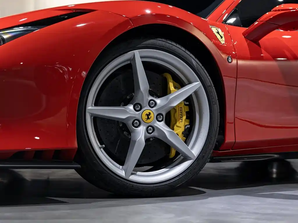Ferrari F8 2022 — фото 8