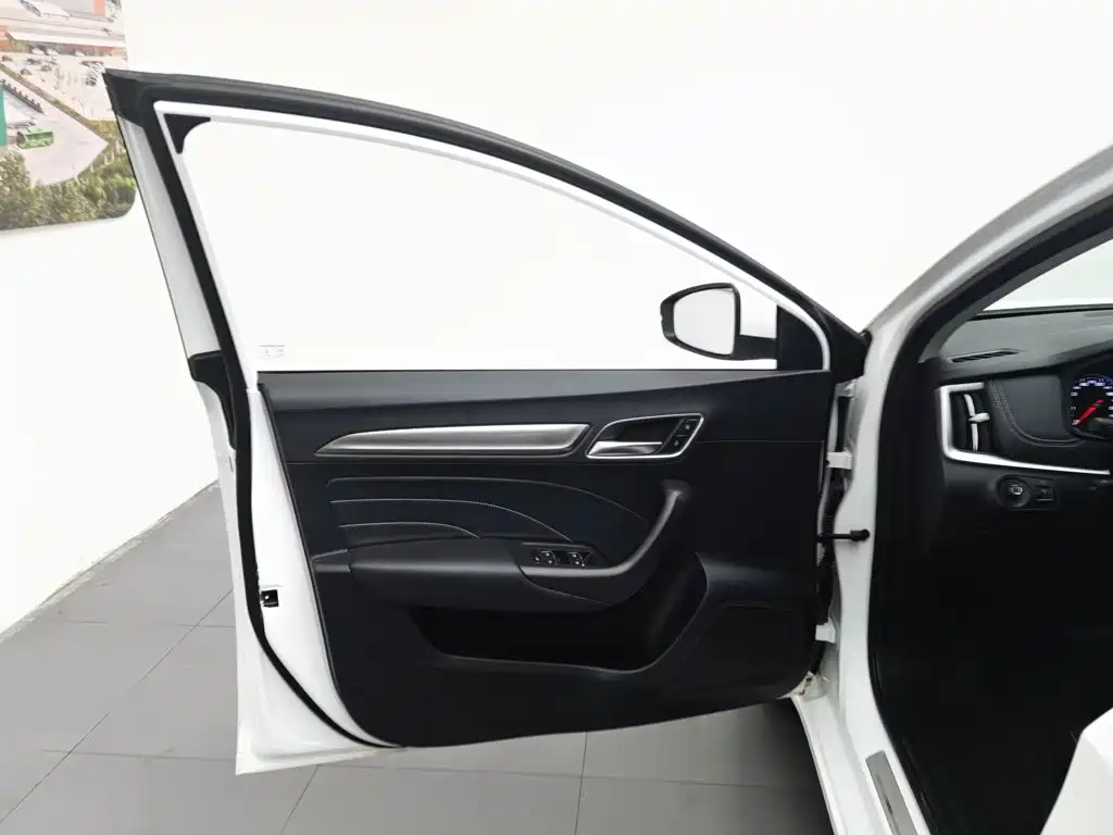 Roewe i6 Classic 2022 — фото 8