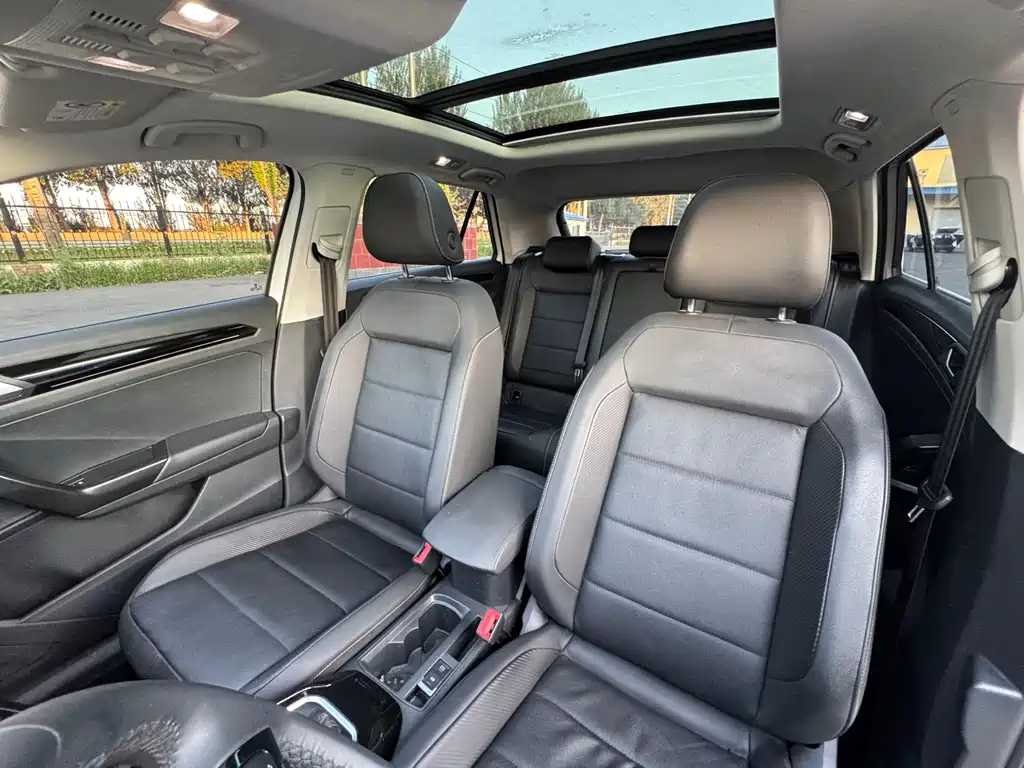 Volkswagen T-Roc 2023 — фото 16